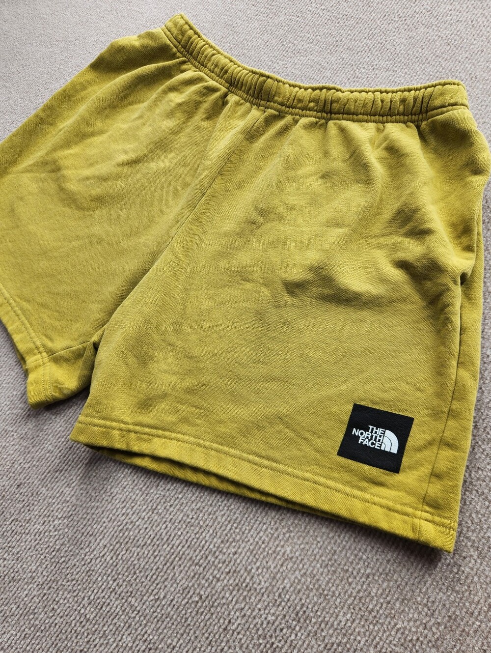 The North Face Men's Large Yellow Fleece Shorts Pocketed Casual Athletic